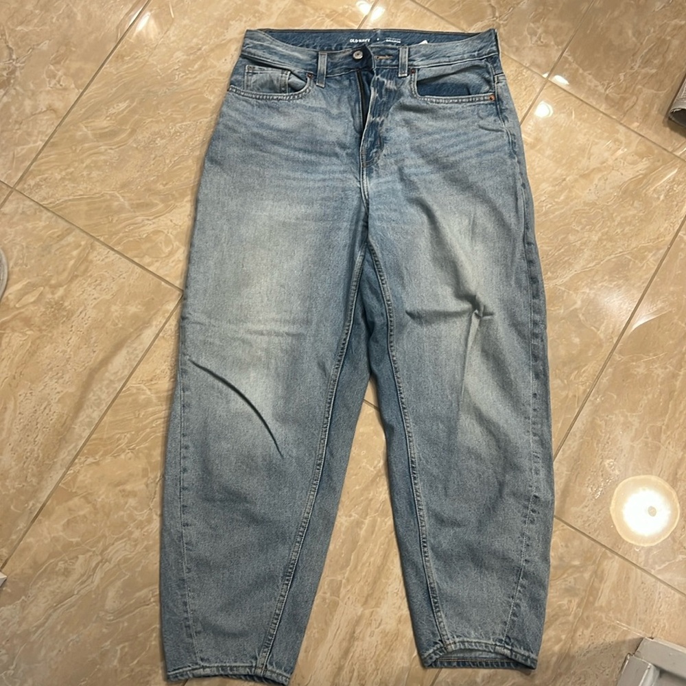 Old Navy Extra High Rise Balloon Jean size 8